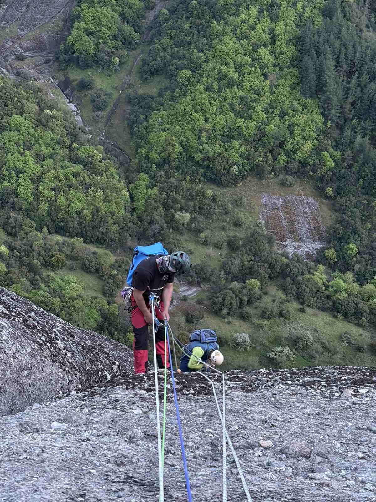 Διάσωση στον βράχο του Αγίου Πνεύματος από την Ορειβατική Λέσχη Καλαμπάκας