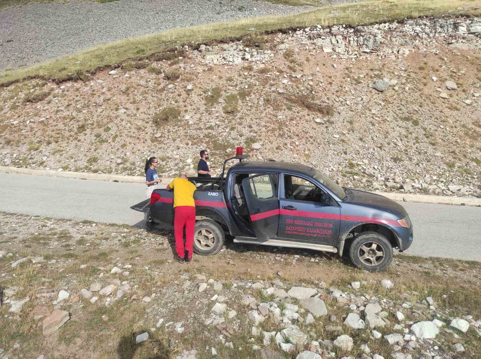 Ανίχνευση και περισυλλογή όρνιου από το Δασαρχείο και την Ορειβατική Λέσχη Καλαμπάκας